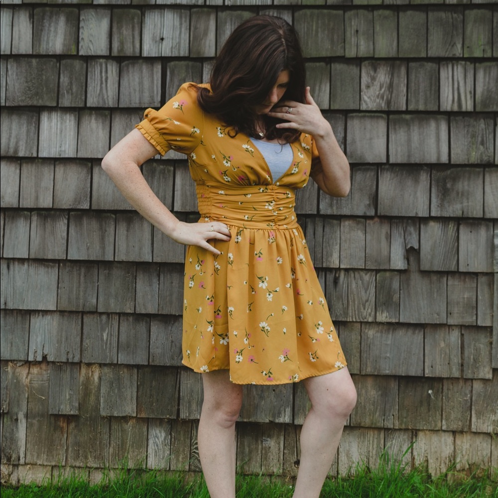 Urban Outfitters Emmy Ruched Short Sleeve Dress